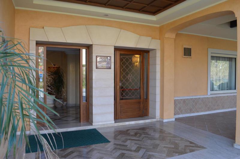 Hotel Ristorante La Lampara غيزيريا المظهر الخارجي الصورة